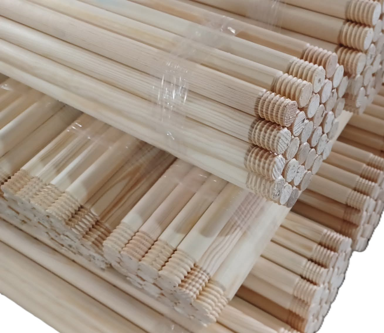Manche a bois 150 cm Importée (12 piéces)
